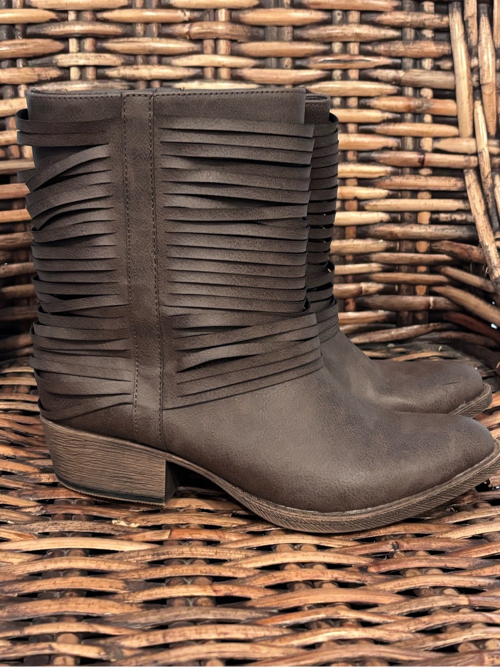 Matisse Dark Brown Fringe Mid-Heel Ankle Boots in size 8. Great condition!